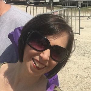 Meet your Posher, Stacey